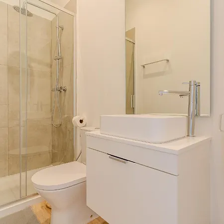 Downtown G - 150m From The Апартаменти